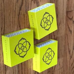 Kendra Scott boxes